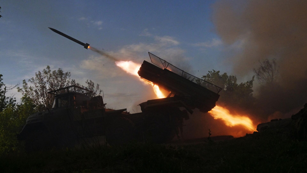 МО: ВС РФ поразили 2 склада ВСУ и сухогруз с западными ракетами и боеприпасами